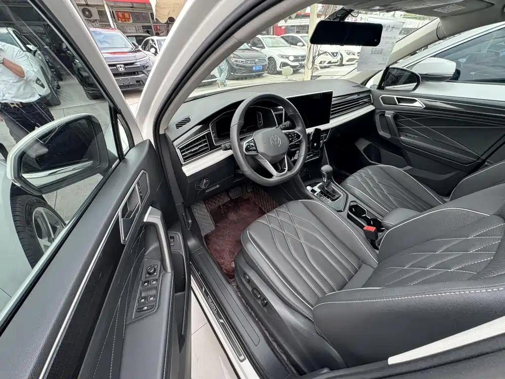 Volkswagen Tiguan L L 2022 330TSI AT