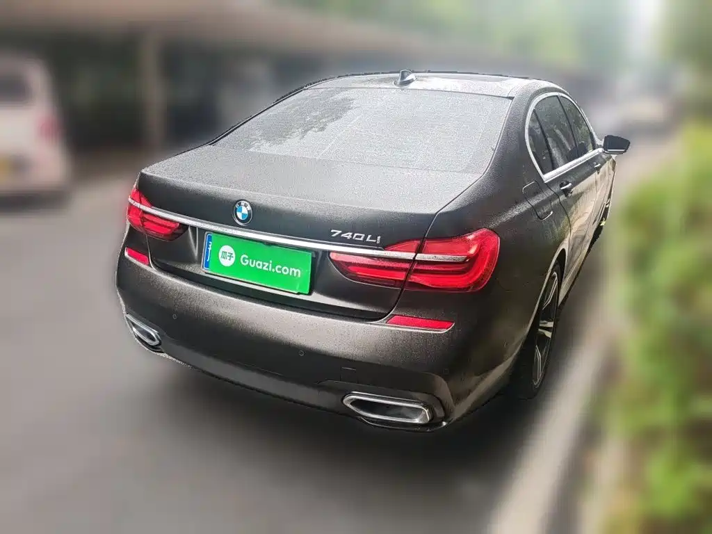 BMW 7 Series — миниатюра 4