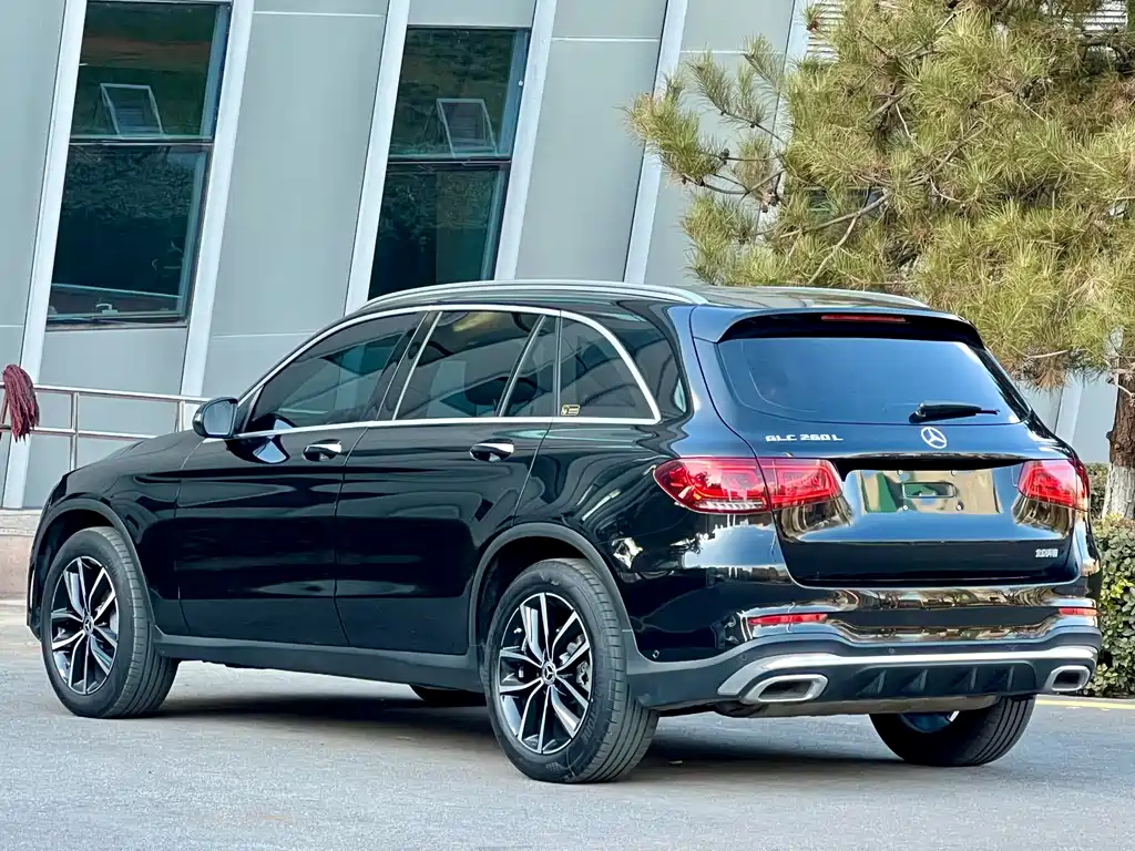MERCEDES-BENZ GLC