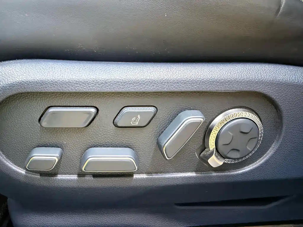 Genesis GV60 — миниатюра 24