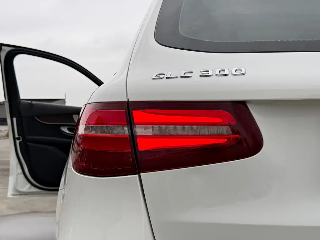 Mercedes-Benz GLC — миниатюра 9