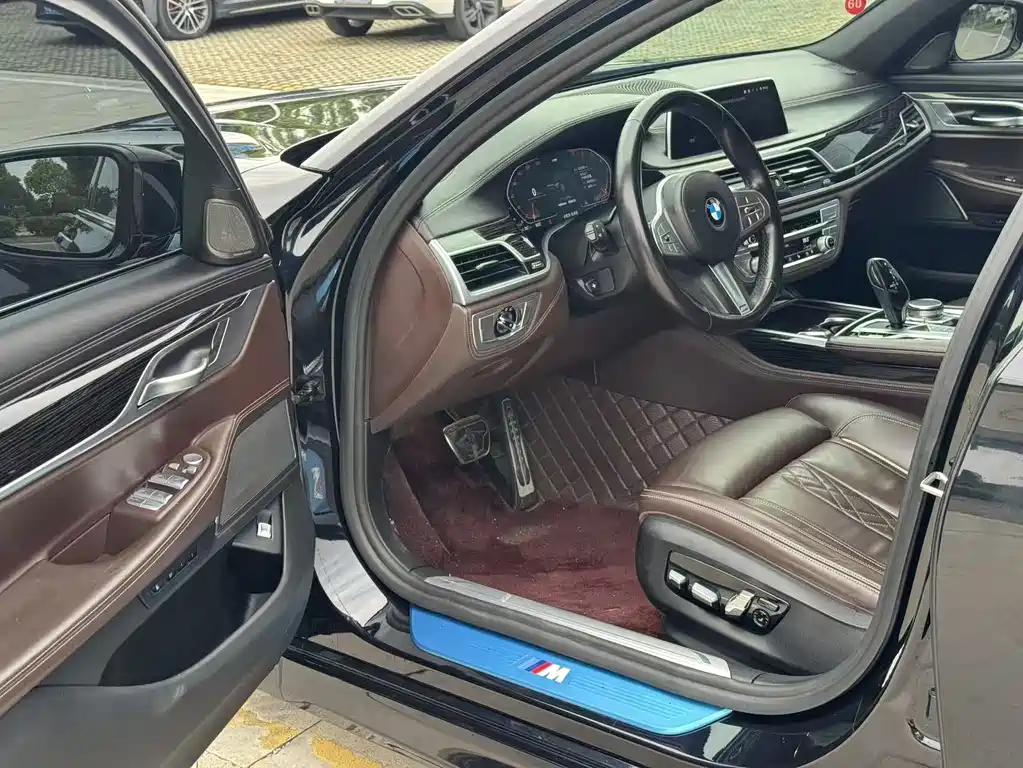 BMW 7 Series 7 2021 730Li M Sport
