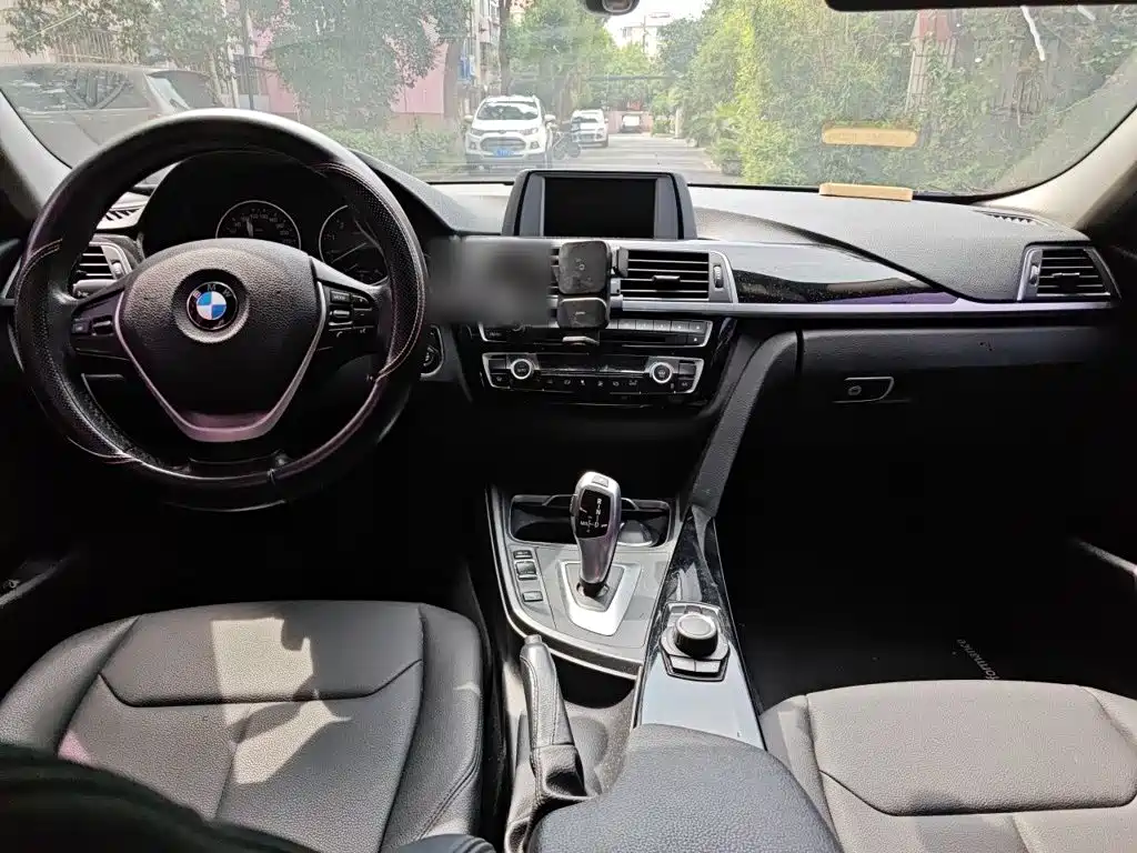 BMW 3 Series — миниатюра 6