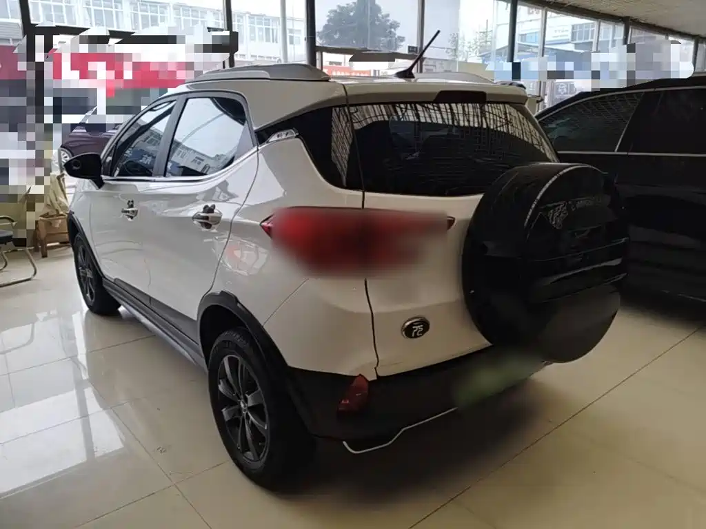 BYD Yuan EV — миниатюра 5