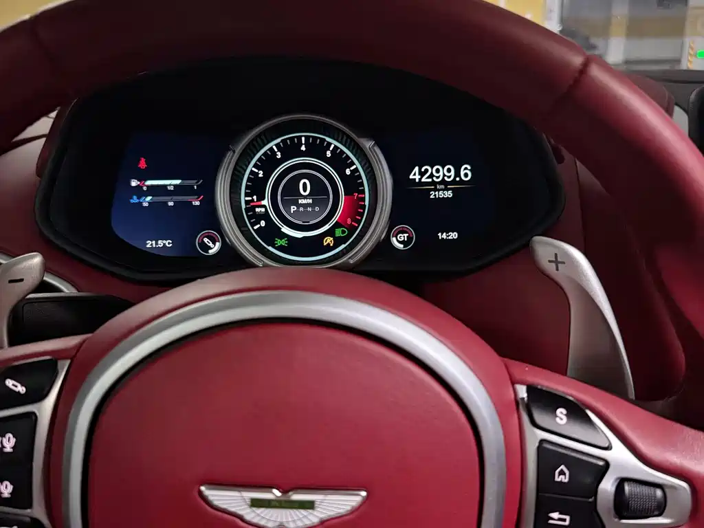Aston Martin DB11 — миниатюра 14