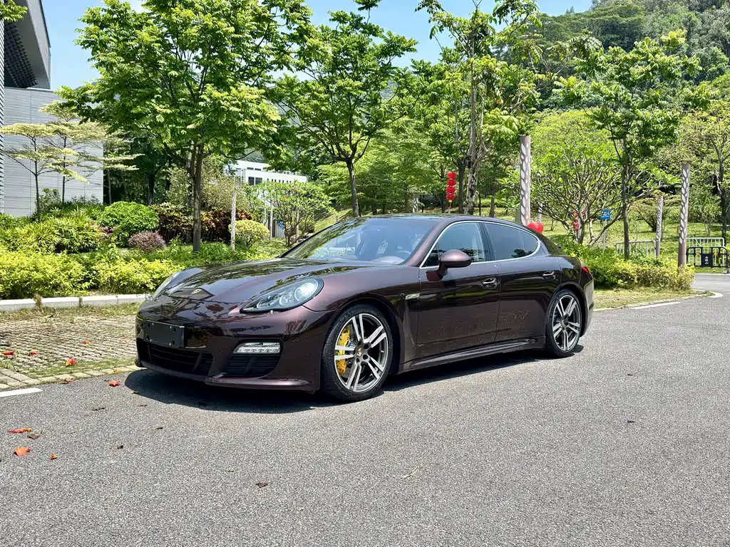 Porsche Panamera 2010 Panamera 4S 4.8L