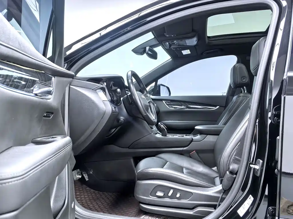Cadillac XT6 — миниатюра 7