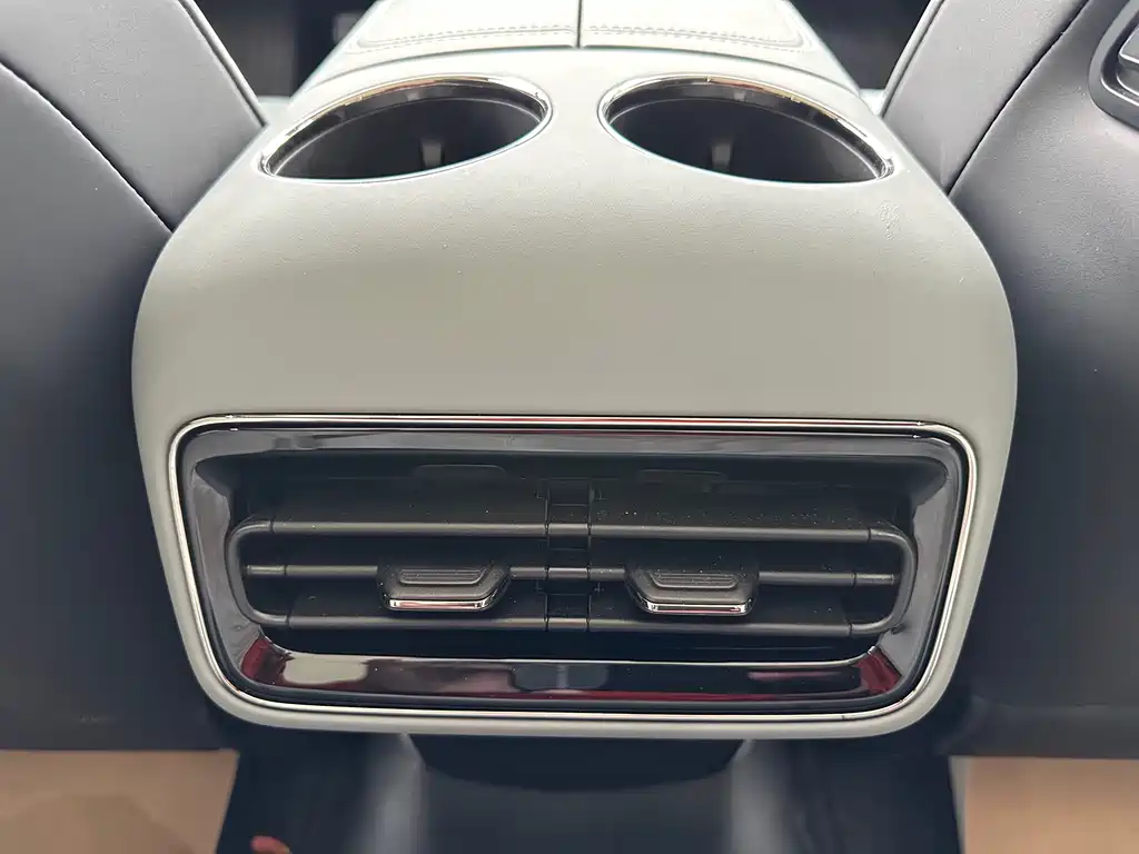 GEELY GALAXY GALAXY E8