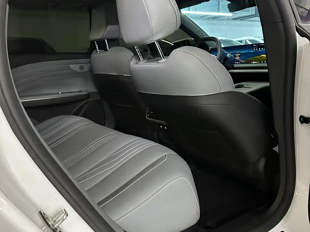 GEELY GALAXY GALAXY E8