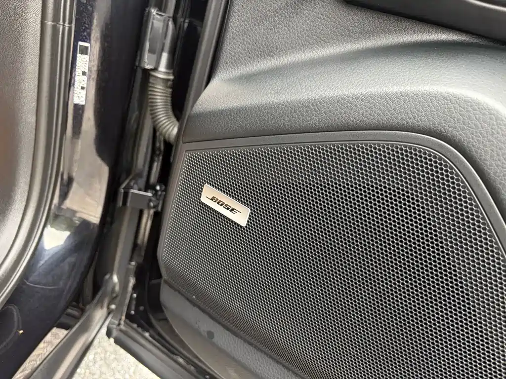 Porsche Cayenne — миниатюра 4
