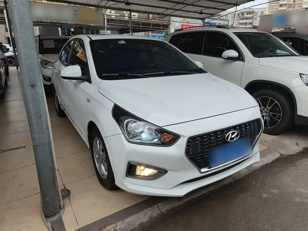 HYUNDAI RENA