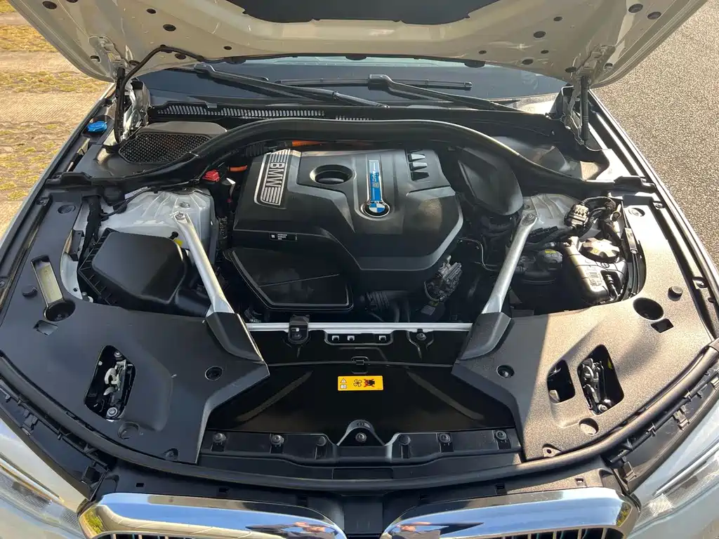 BMW 5 SERIES NEW ENERGY