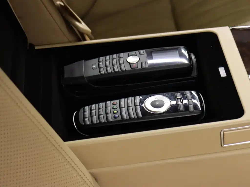 Mercedes-Benz S-Class — миниатюра 24