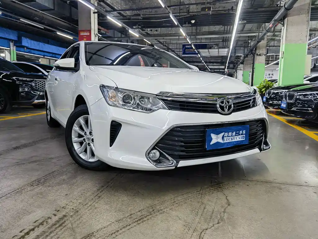 Toyota Camry — миниатюра 3
