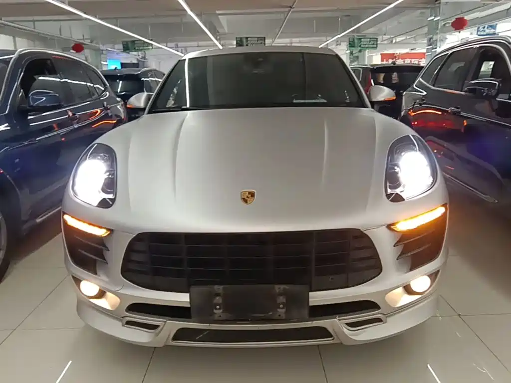 Porsche Macan — миниатюра 3