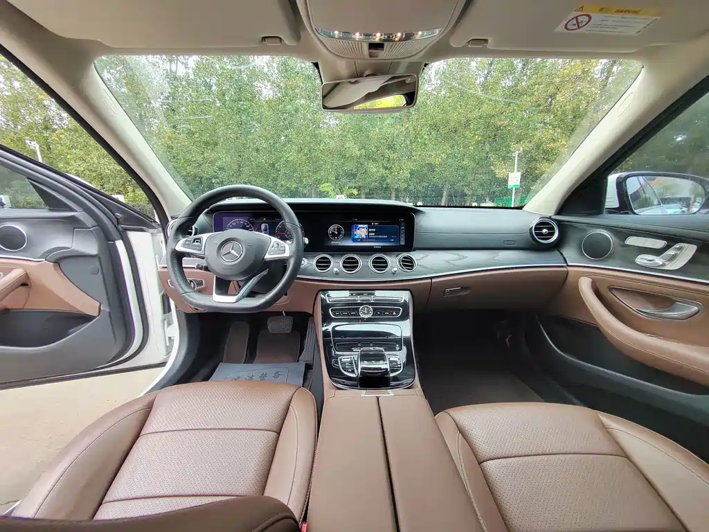 Mercedes-Benz E-Class — миниатюра 16