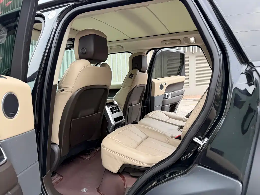 Land Rover Sport PHEV — миниатюра 10
