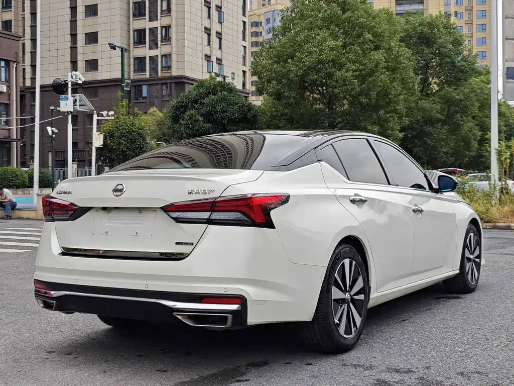 Nissan Teana — миниатюра 7