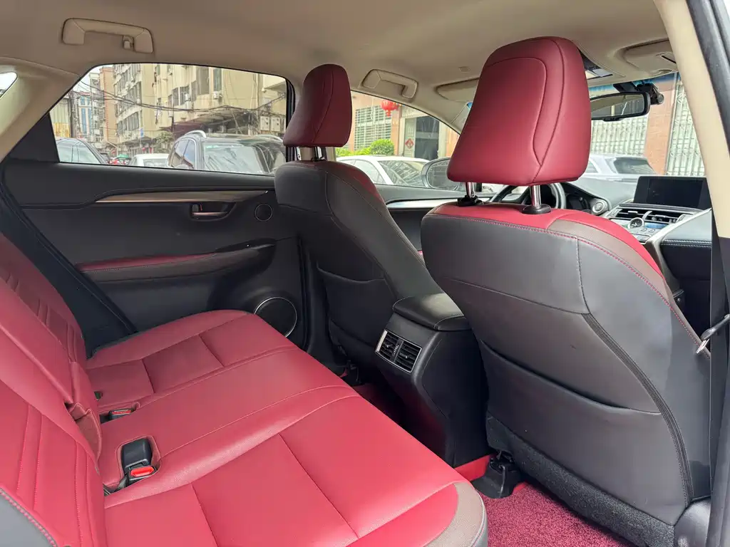 Lexus NX 2018 300