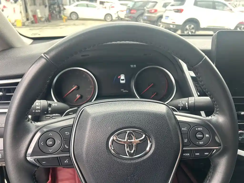 Toyota Camry — миниатюра 4