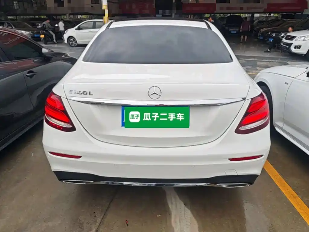 Mercedes-Benz E-Class — миниатюра 6