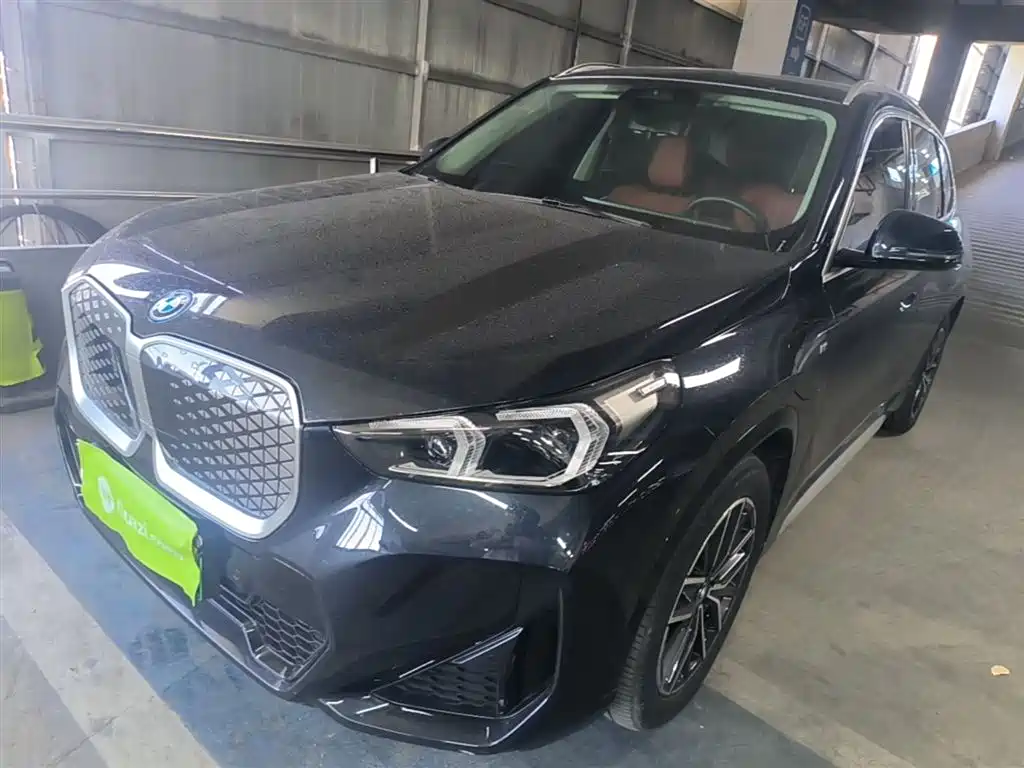 BMW iX1 2024