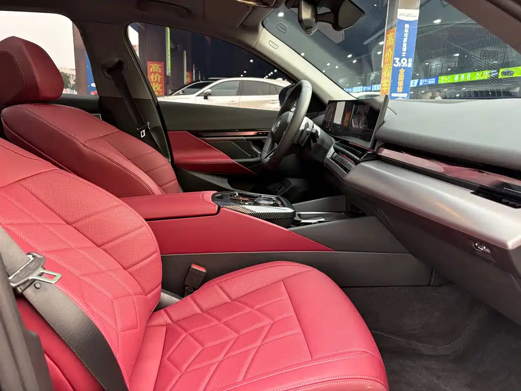 BMW 5 Series — миниатюра 12