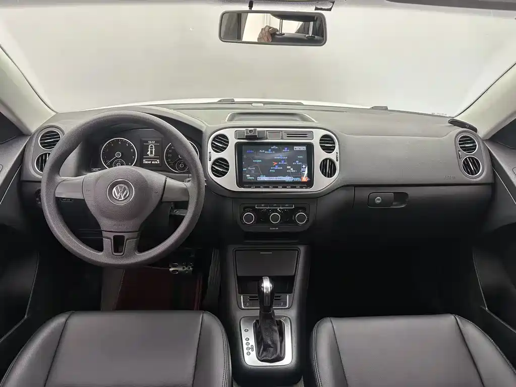 Volkswagen Tiguan — миниатюра 12