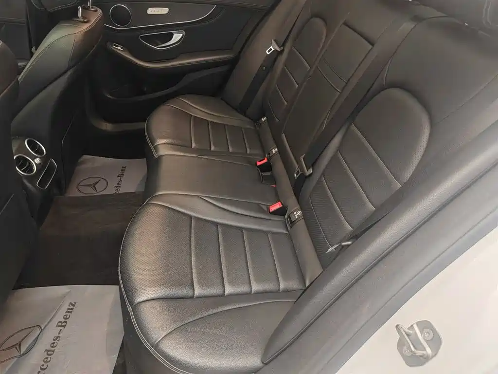 Mercedes-Benz C-Class — миниатюра 7