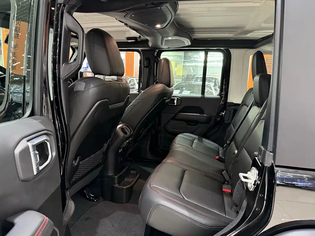 Jeep Wrangler — миниатюра 5