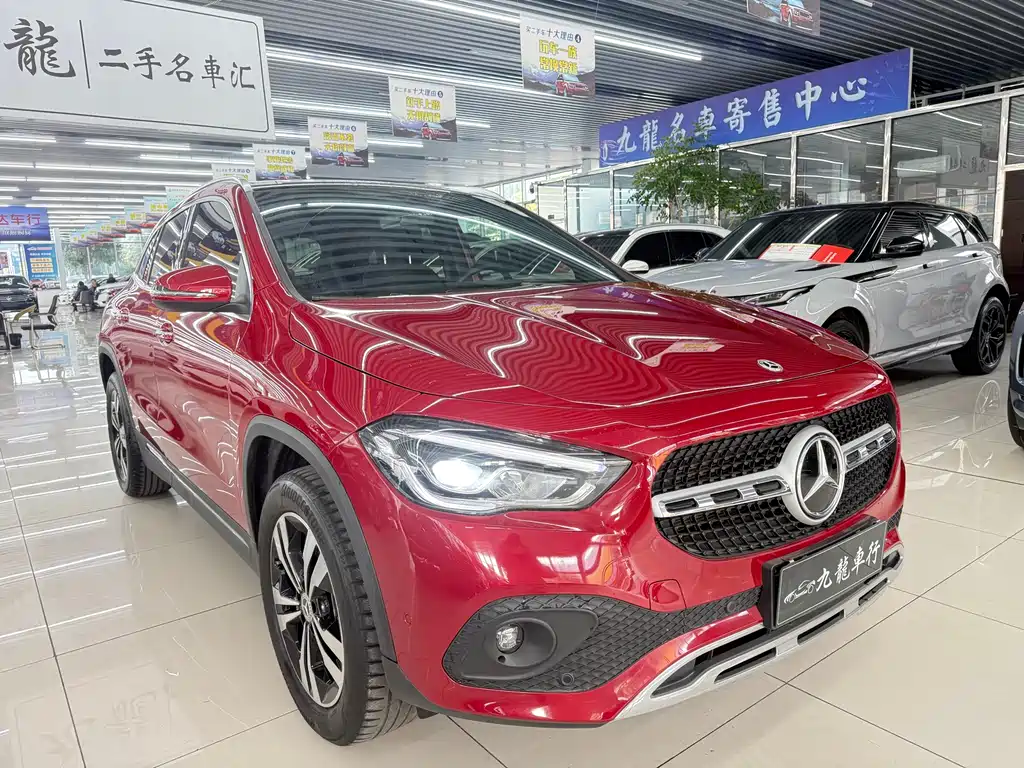 MERCEDES-BENZ GLA