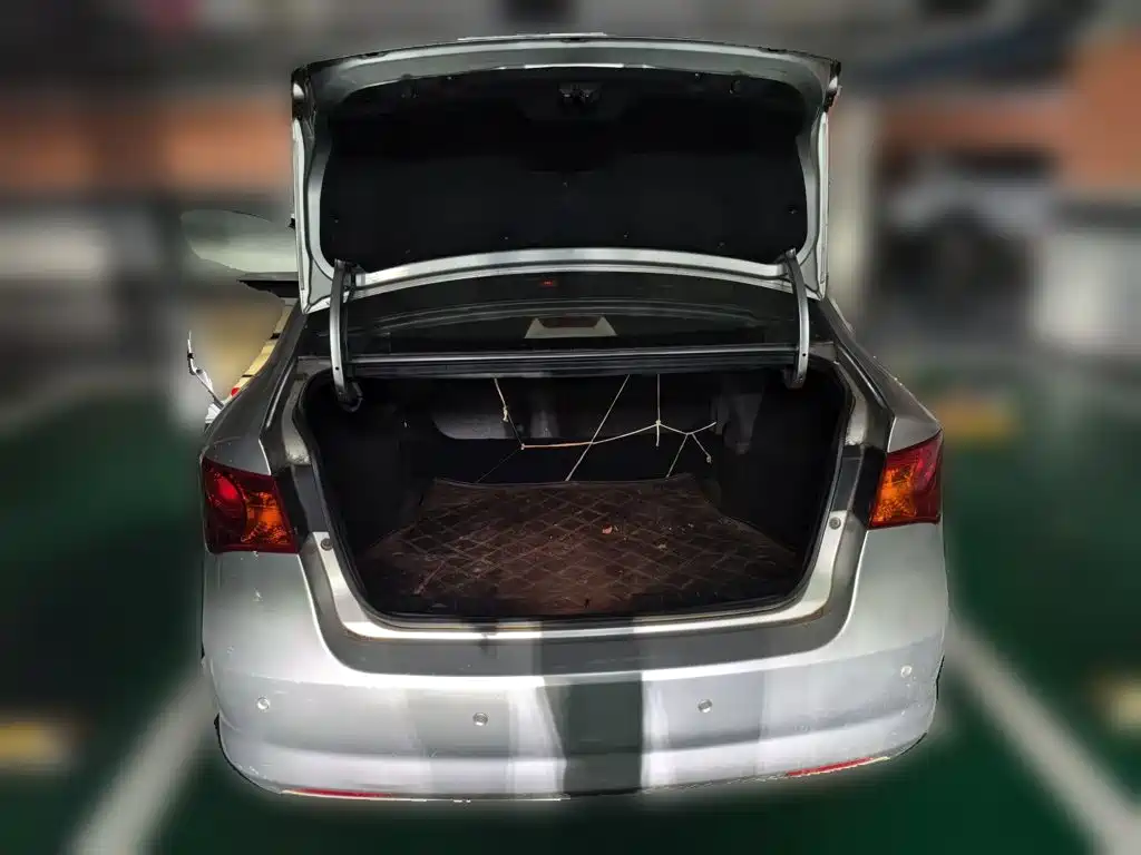 Roewe 350 — миниатюра 20