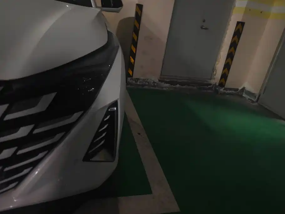 Changan UNI-Z New Energy — миниатюра 5