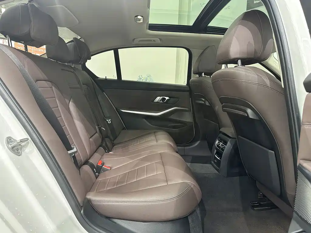 BMW 3 Series — миниатюра 15