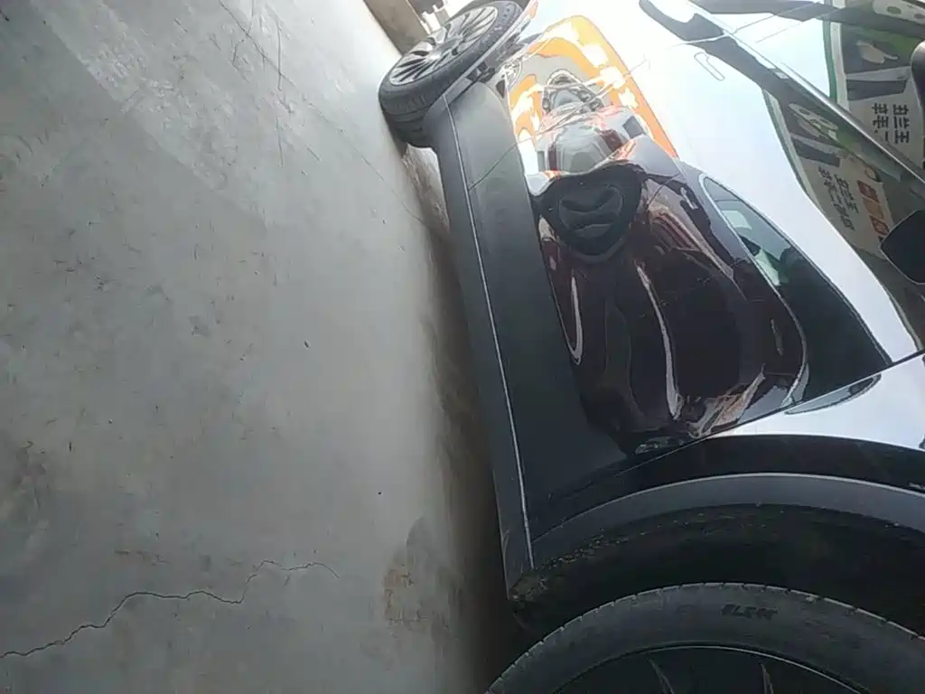 Tesla Model Y — миниатюра 21