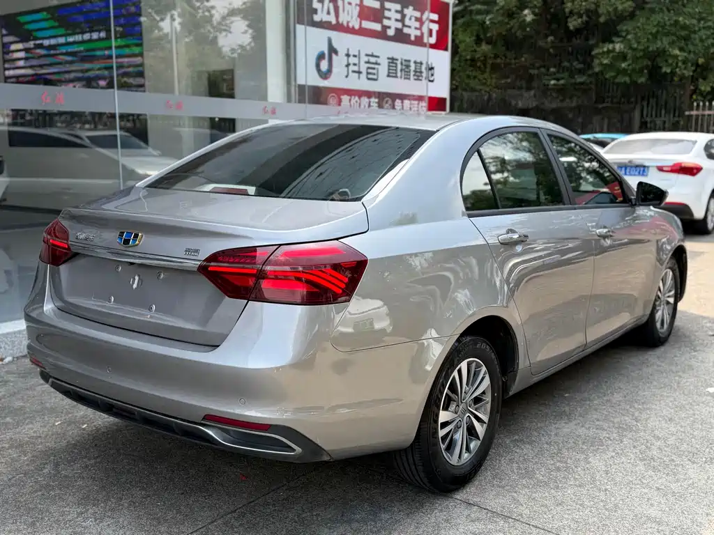 Geely Emgrand — миниатюра 3