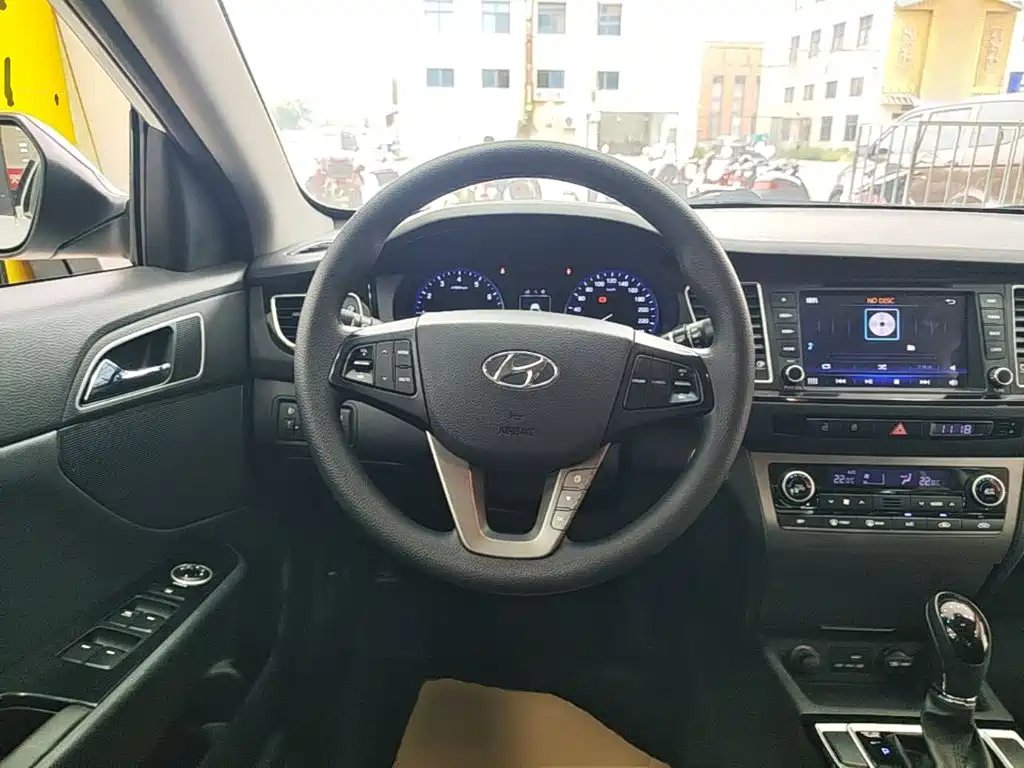 Hyundai Mistra — миниатюра 11