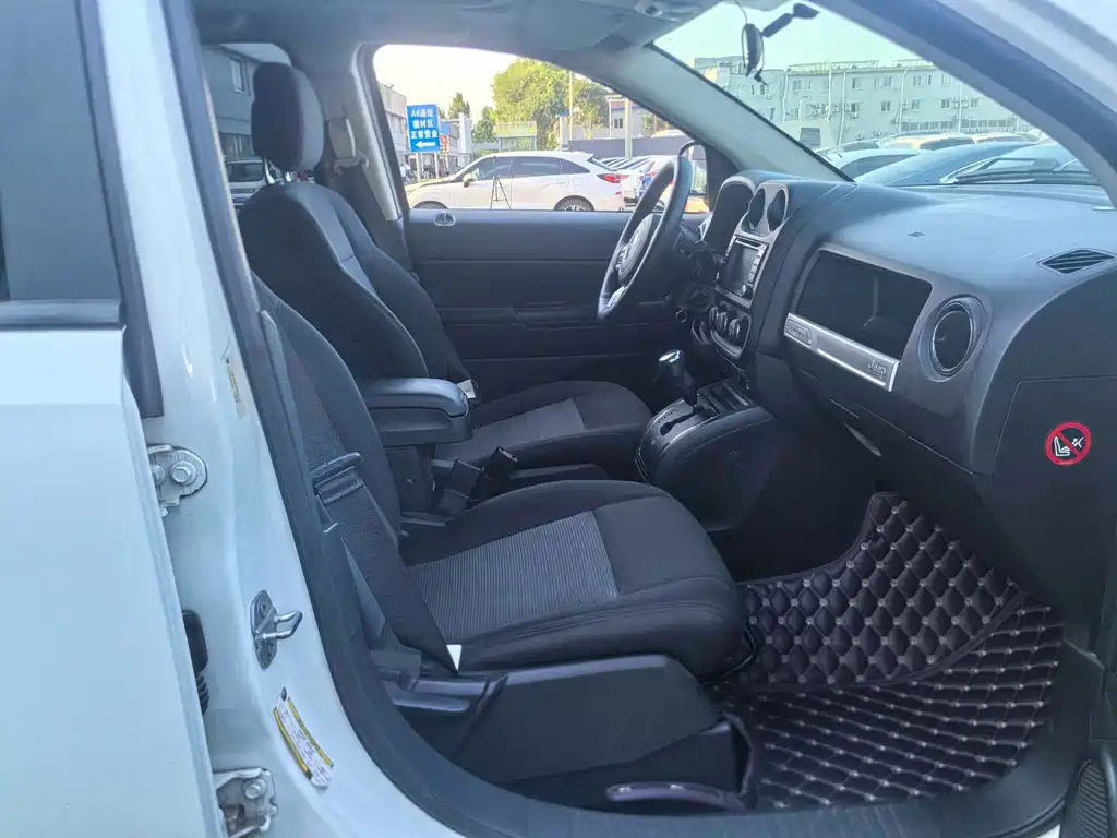 Jeep Compass (Import) — миниатюра 15