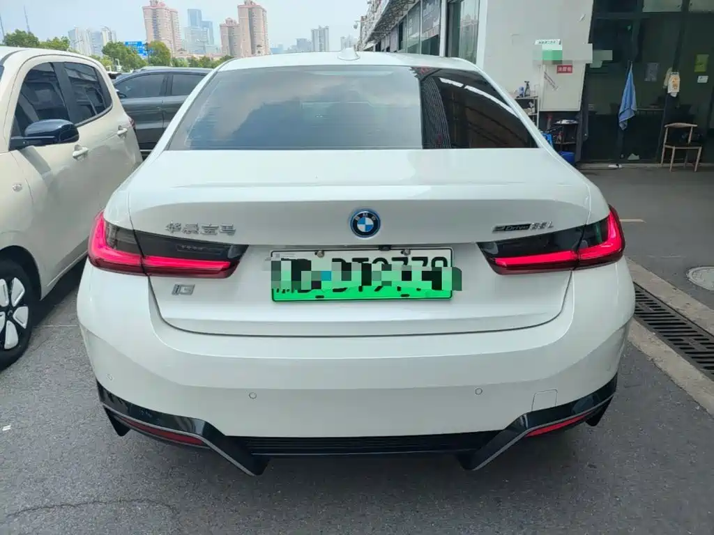 BMW i3 — миниатюра 6