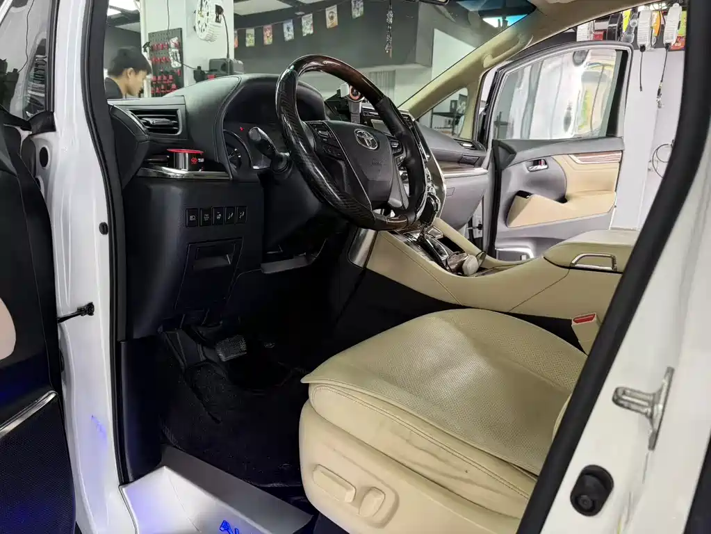 Toyota Alphard 2015 3.5L Luxury