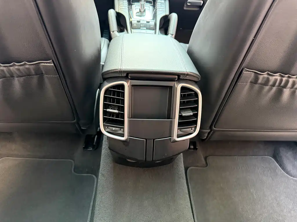 Porsche Cayenne — миниатюра 14