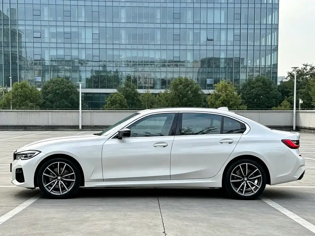 BMW 3 Series — миниатюра 13
