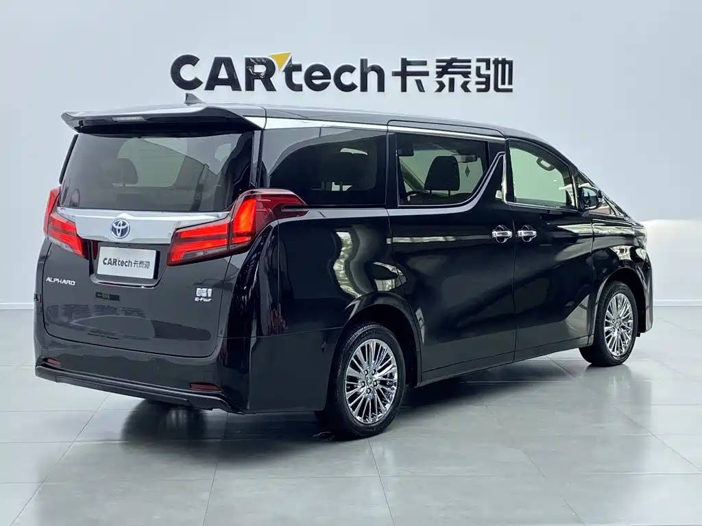 Toyota Alphard — миниатюра 3