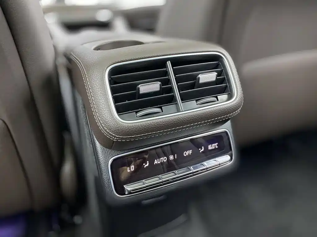 Mercedes-Benz GLS — миниатюра 25