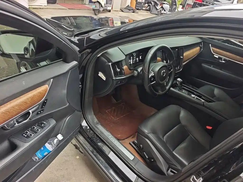 Volvo S90 — миниатюра 16