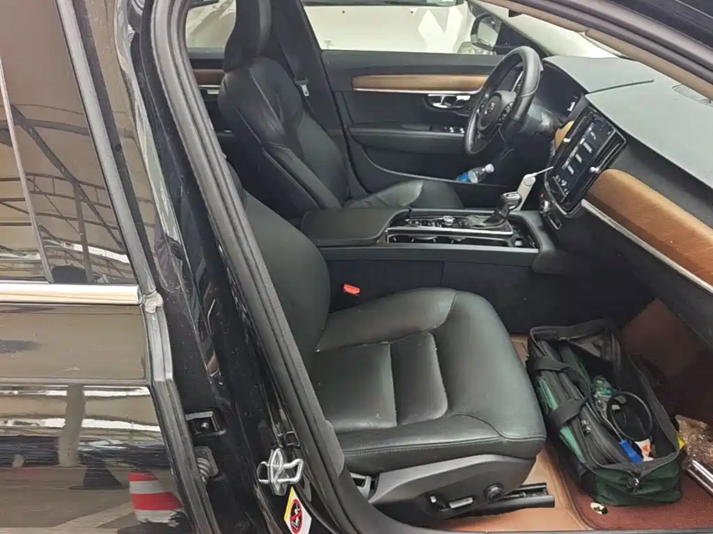 Volvo S90 — миниатюра 25