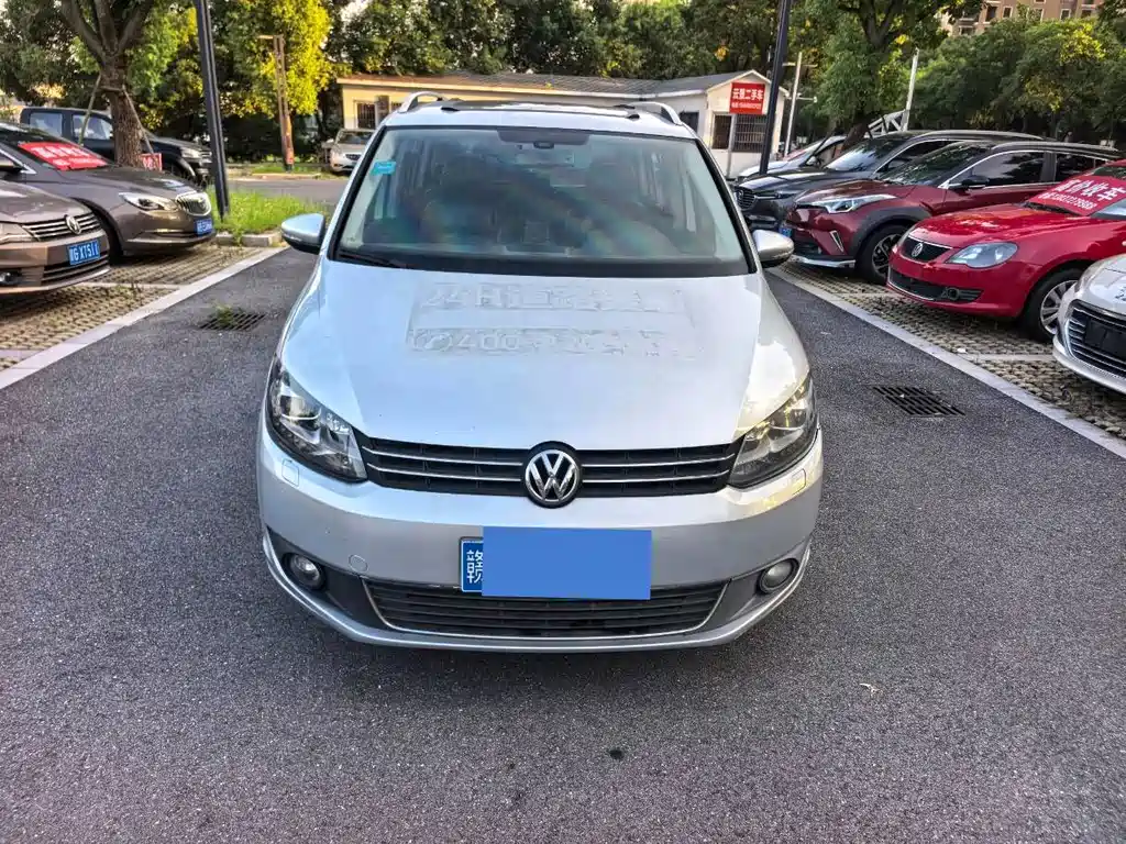 Volkswagen Touran — миниатюра 2