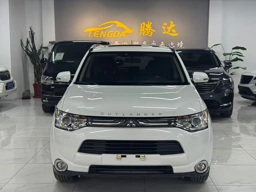 Mitsubishi Outlander (Import) — миниатюра 2