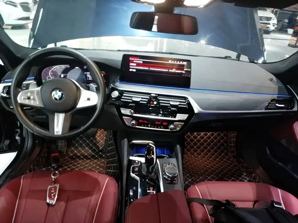 BMW 5 Series — миниатюра 10