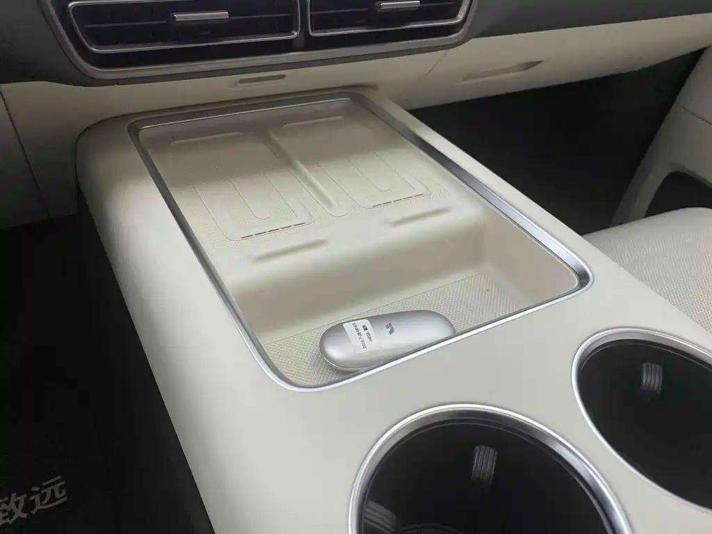 Li Auto Li MEGA — миниатюра 19